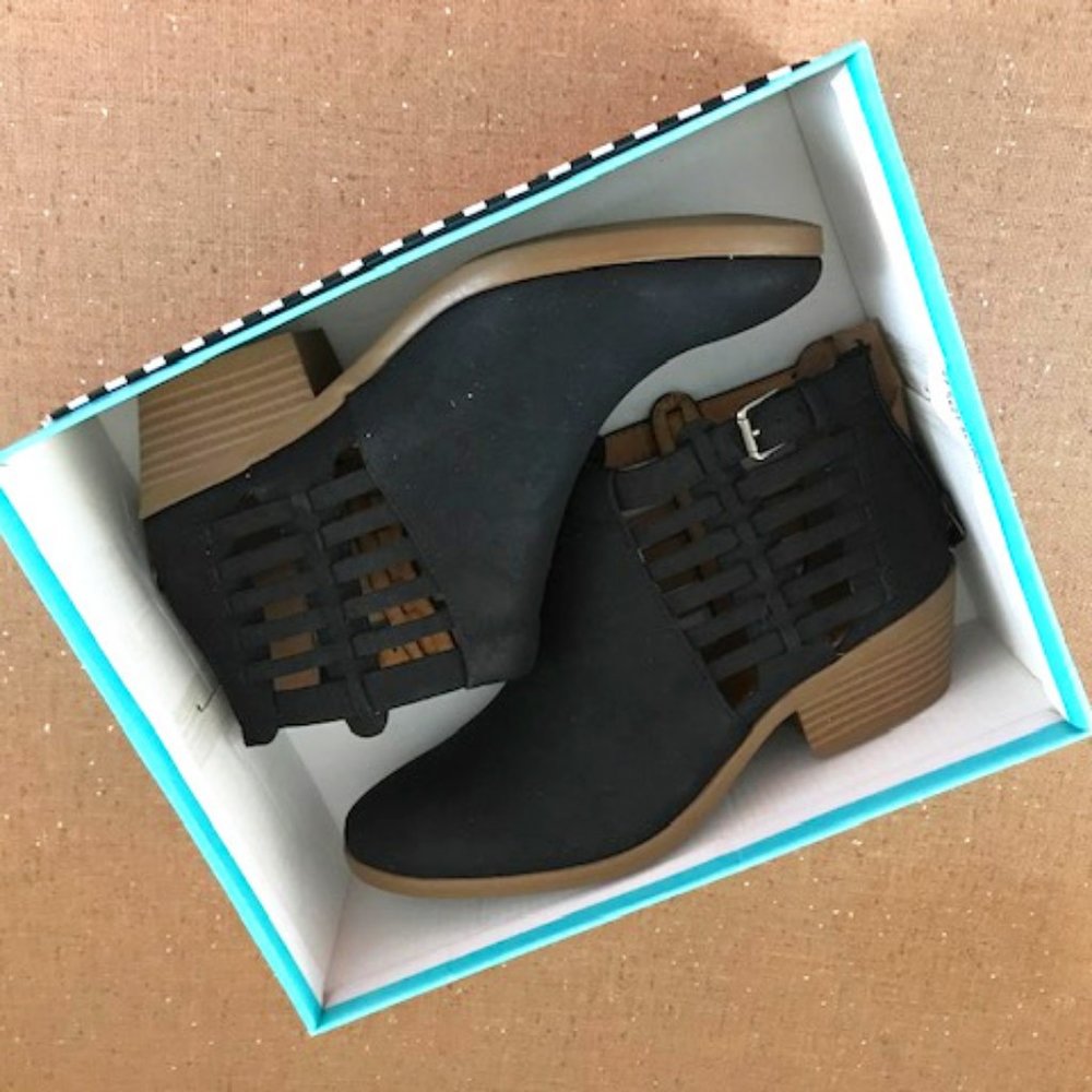New Soda black suede boots size 6.5